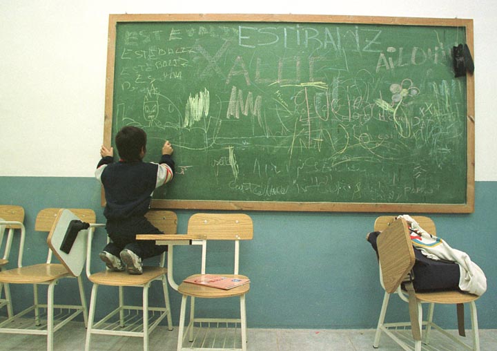 Imatge d'arxiu d'una aula.