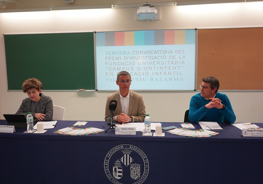 Roda de premsa amb la degana de la Faculltat de Magisteri, el coordinador del Campus d'Ontinyent i el President de la Fundació Universitària i alcalde d'Ontinyent