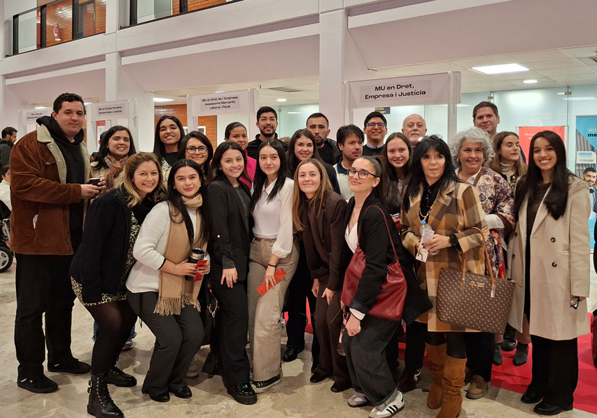 Els alumnes del Màster en Dret, Empresa i Justícia de la UV visiten el fòrum d'ús de la Facultat del Dret