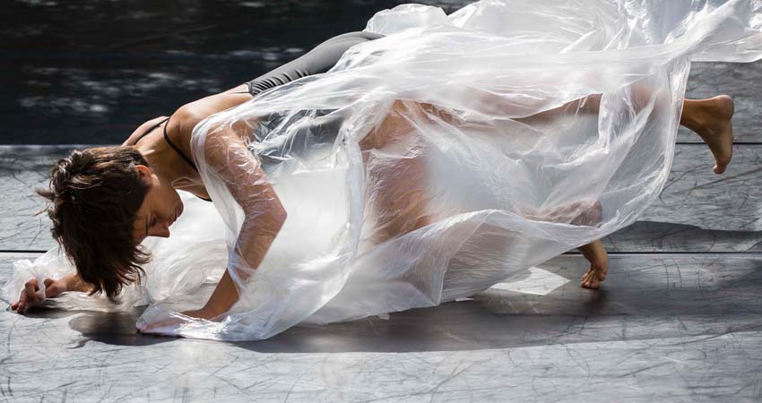 Mujer danzando