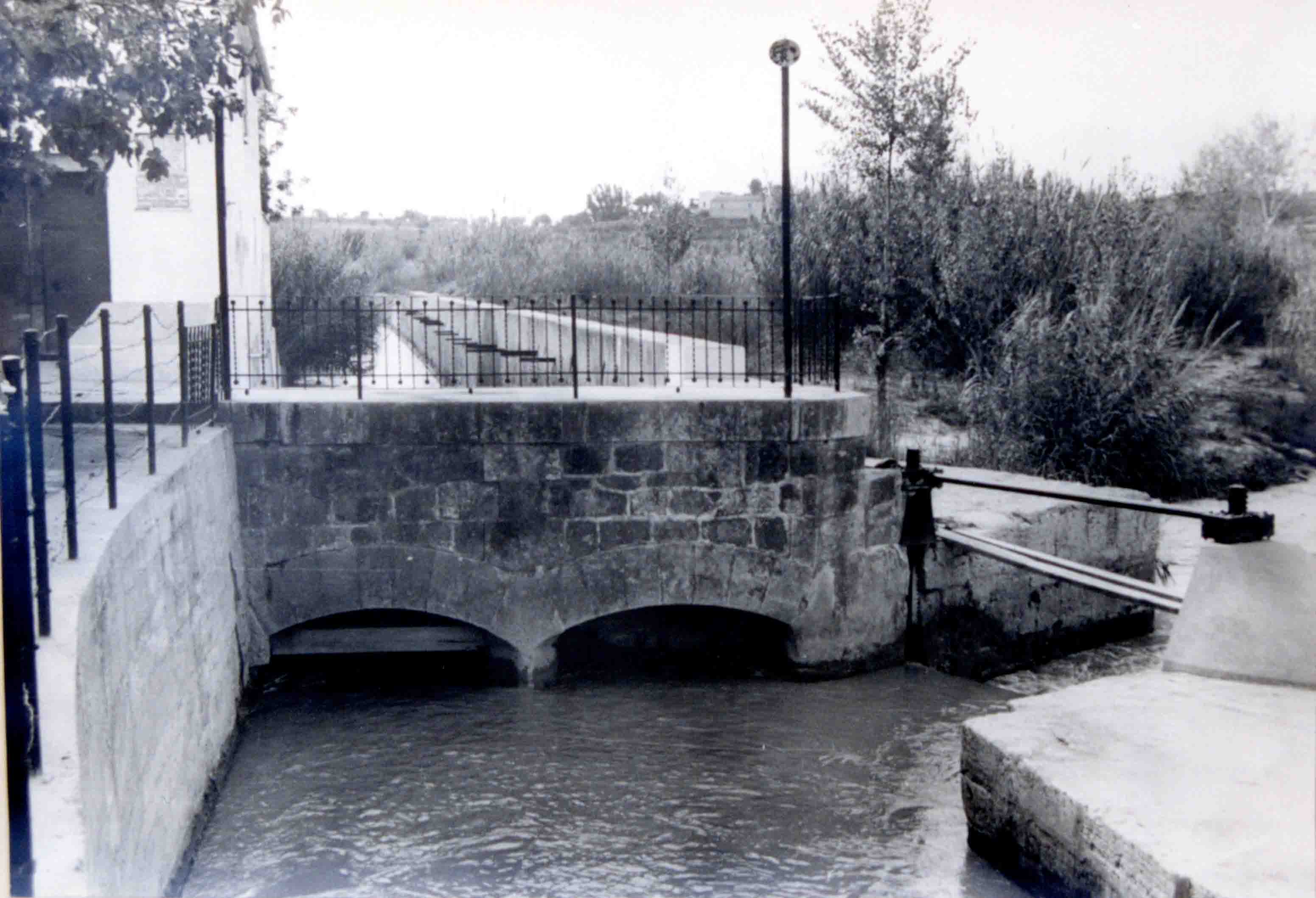 Assut de la Reial Séquia de Montcada (Diversion dam of the Royal irrigation canal of Montcada)