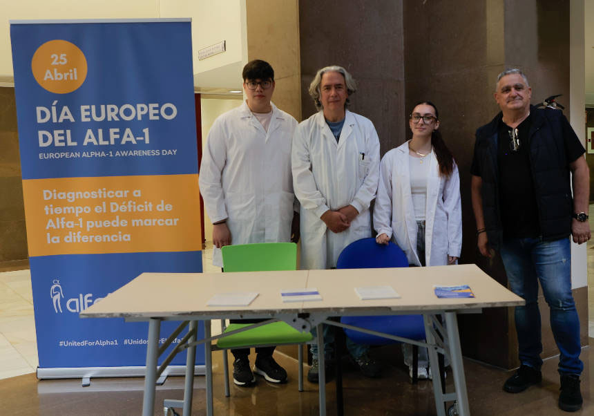 Taula informativa pel Dia Europeu d'Alfa-1 a la Facultat de Medicina i Odontologia UV.