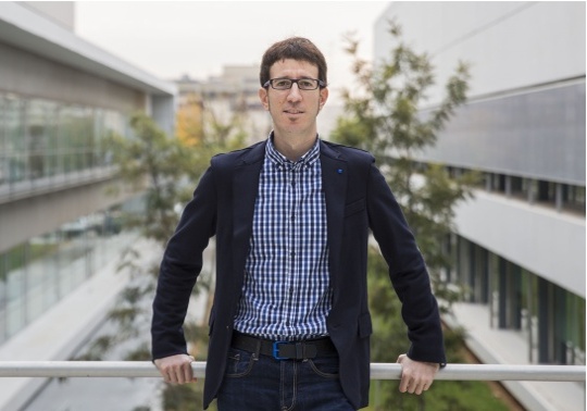 Esta foto muestra a Francisco Grimaldo, subdirector de la ETSE-UV y vicepresidente de la acción COST «PEERE: New frontiers of peer review»