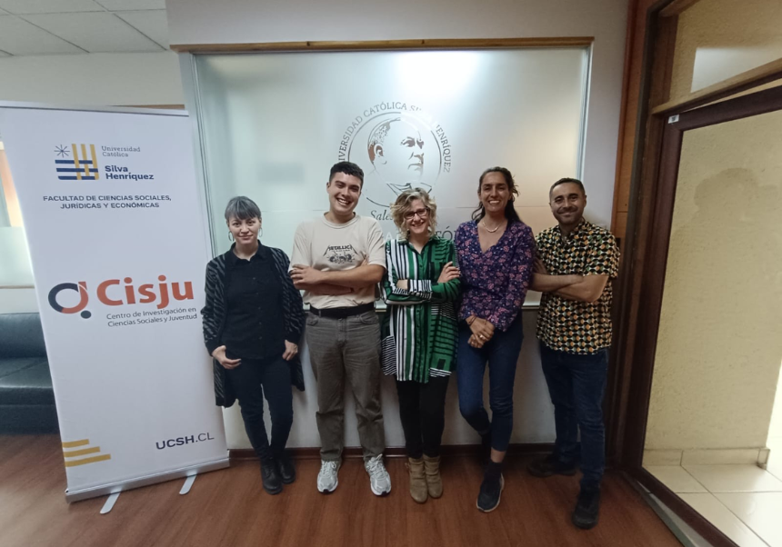 Carlos Sala i l'equip de la Universidad Católica Silva Henríquez