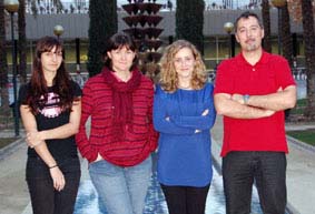 De izquierda a derecha, los investigadores María Ángeles Marqués Torrejón, primera autora del artículo, Eva Porlan, Isabel Fariñas y José Manuel Torres.