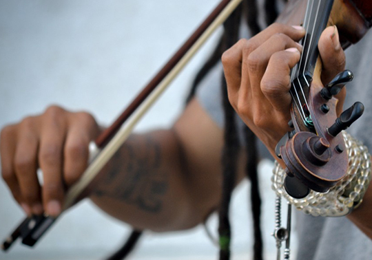 Detalle violín arco