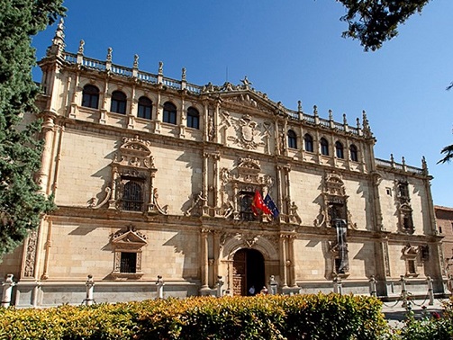 Facade of the University of Alcalá building.