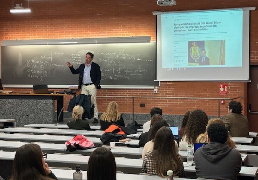 Sessió del catedràtic Enrique Bernal sobre cooperatives