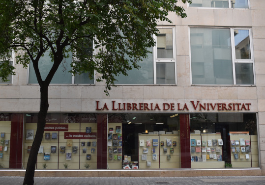 Imatge de la façana de la Llibreria de la Universitat de València