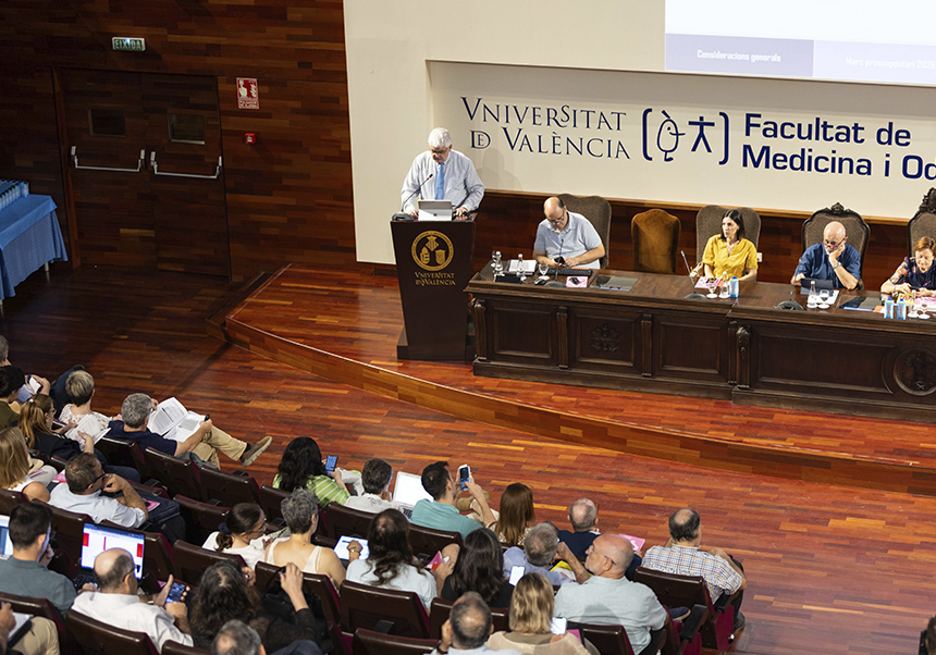 El vicerrector durante su intervención