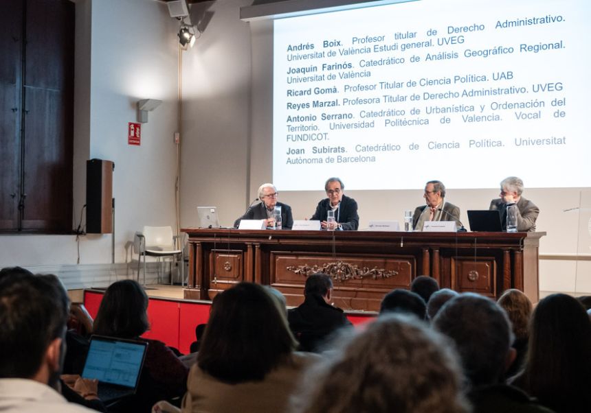 L'última taula d'experts de la Conferència celebrada a la UV.