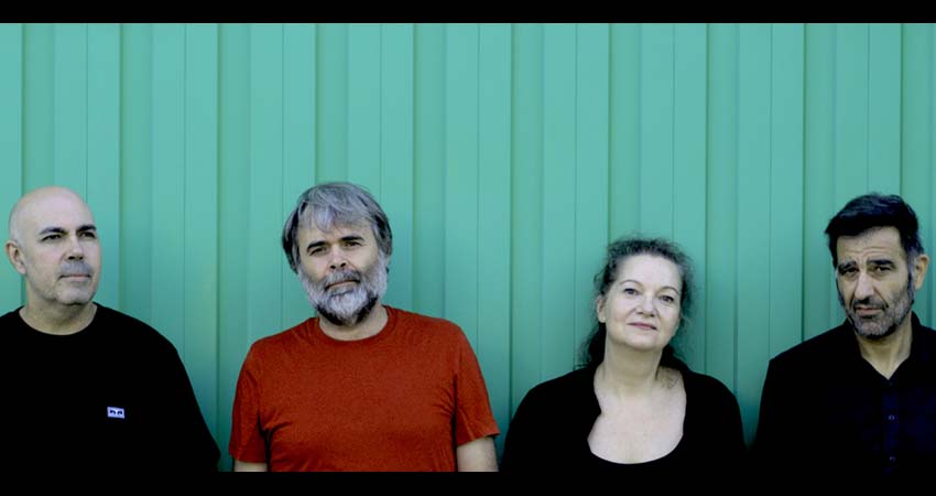 Foto de grup, una dona i tres homes