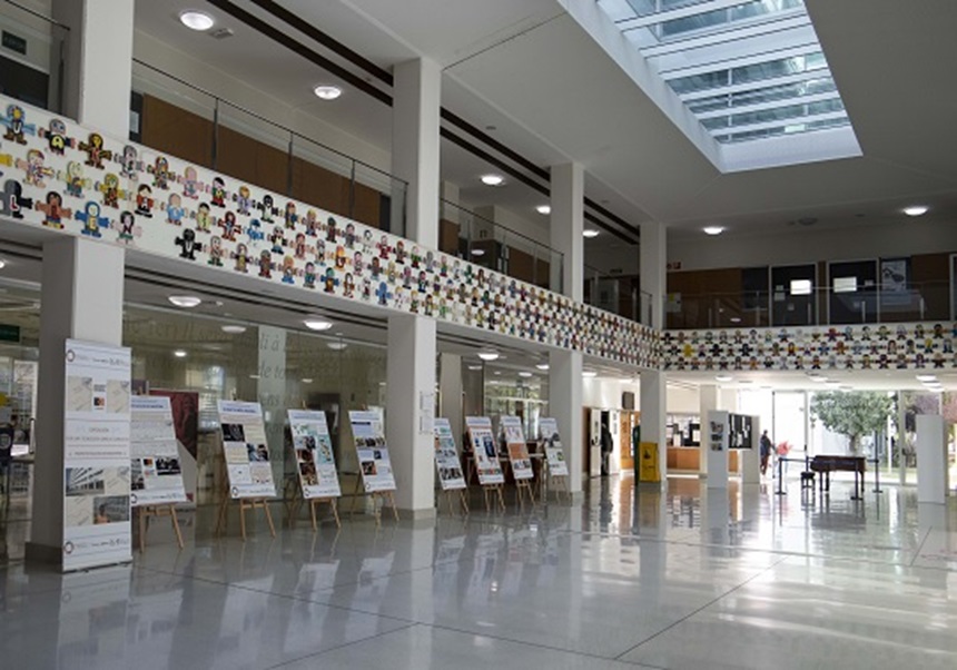 Hall Facultat Formació Professorat