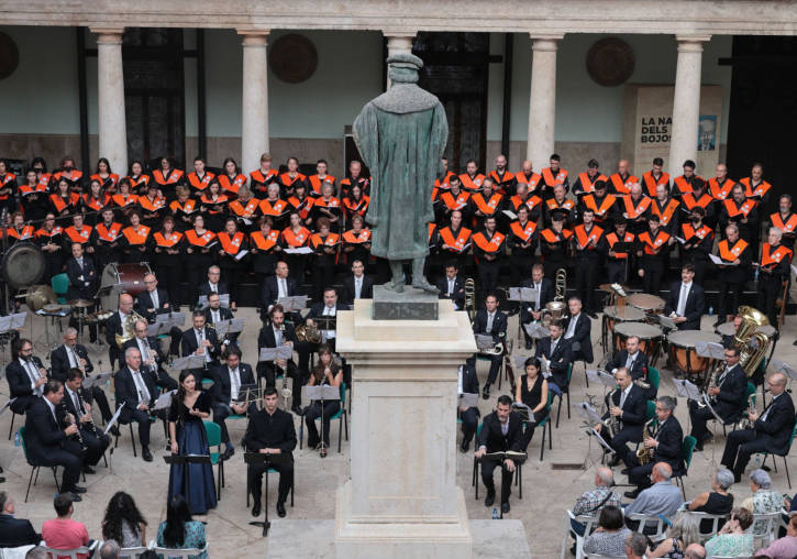 L'Orfeó interpreta a La Nau el Carmina Burana juntament amb la Banda de Castelló i altres cors convidats.