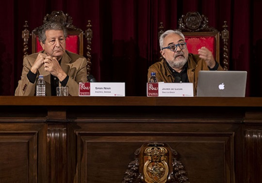Sami Naïr y Javier de Lucas en una conferencia