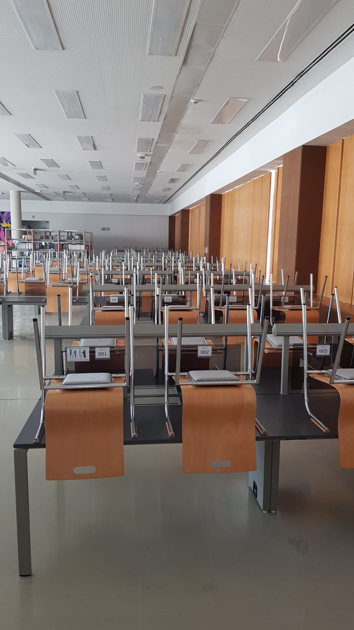 biblio tancada