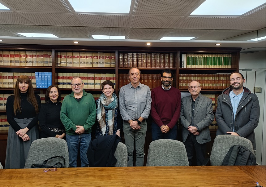 (De izquierda a derecha). Eva Escuder Silla; Chelo Cuenca Belenguer; Julio Polaina Molina; Julia Victoria Marín Navarro; José Antonio Darós Arnau; Antonio Alberola Catalán; Juan Vicente Climent Espí; David Talens Perales.