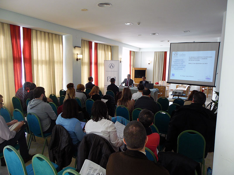 La Universitat de València y la Agencia Valenciana de Turismo ofrecen formación turística en Jávea