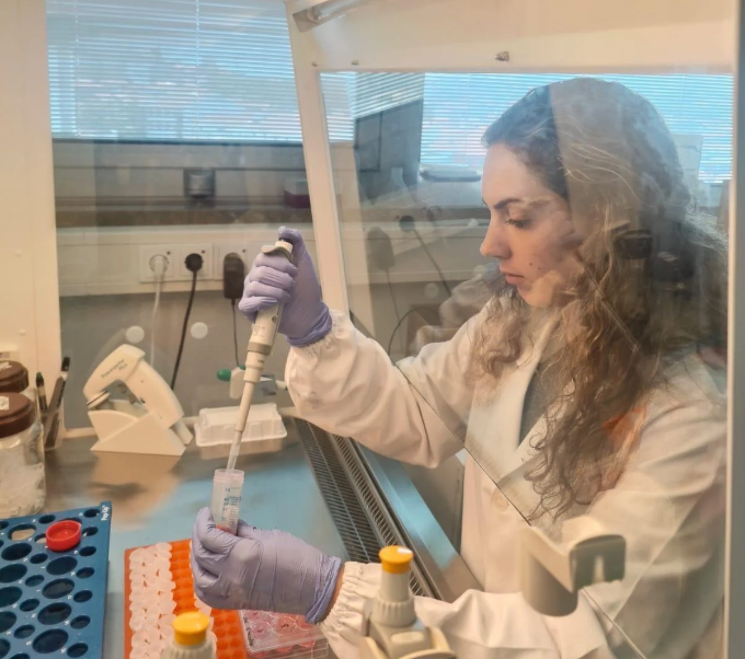 Mercedes en el laboratorio
