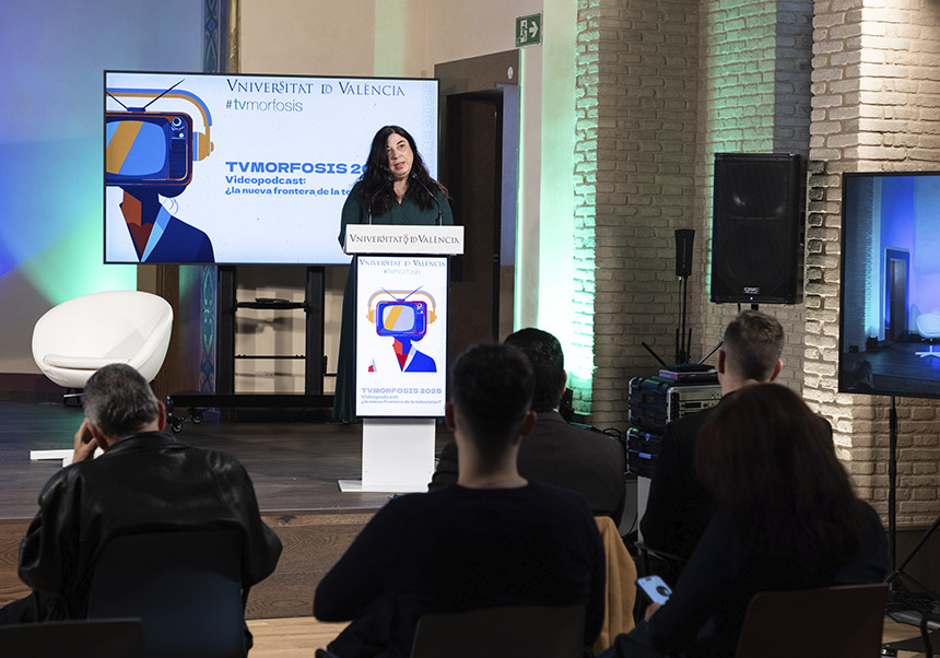 Inauguración por parte de la Vicerrectora de Cultura y Sociedad