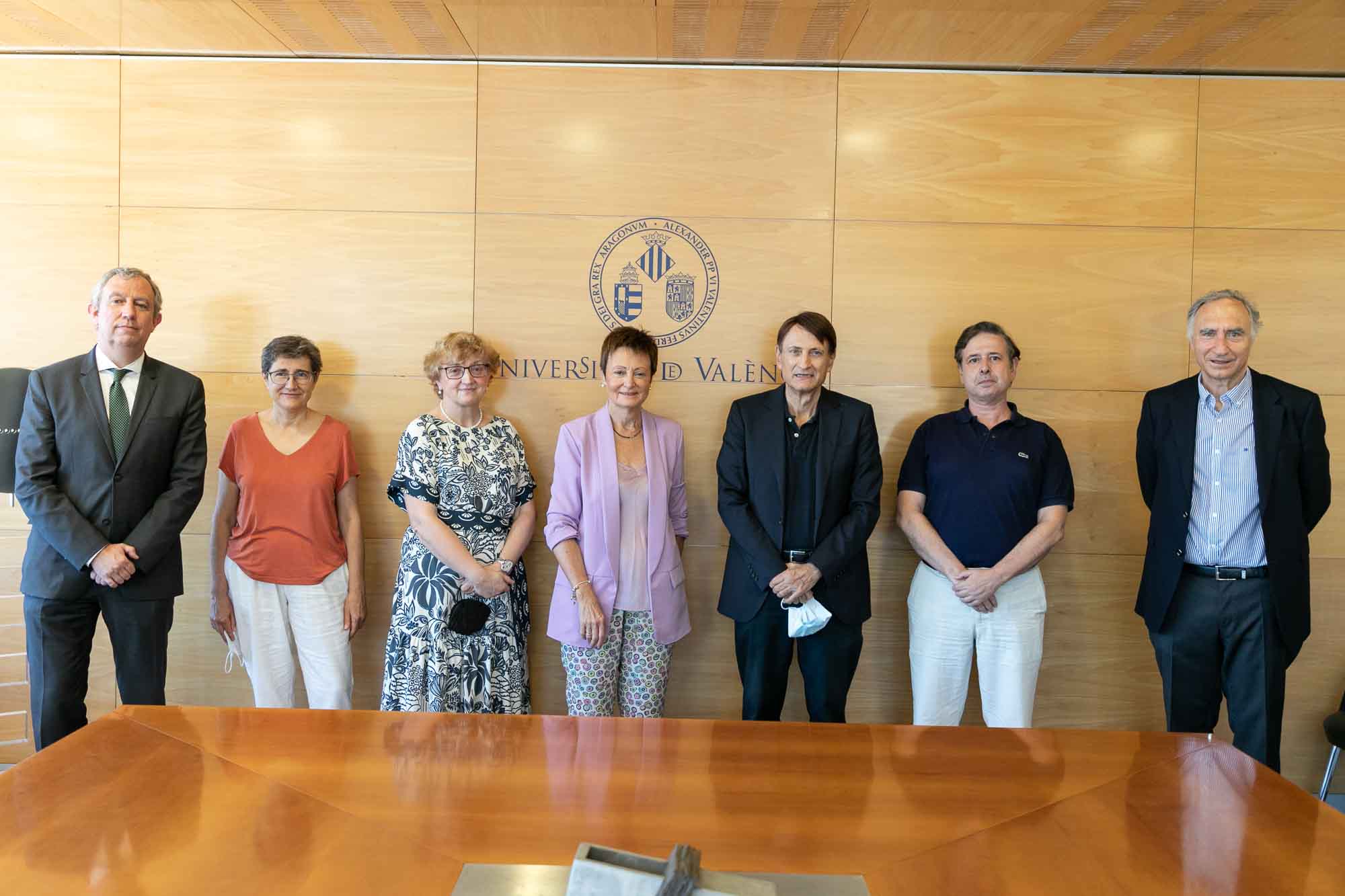 La UV i el Col·legi de Registradors de la Propietat i Mercantils signen un conveni per desenvolupar un Protocol anti-assetjament.