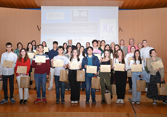 La Universitat entrega los premios de las Olimpiadas de Biología y Geología