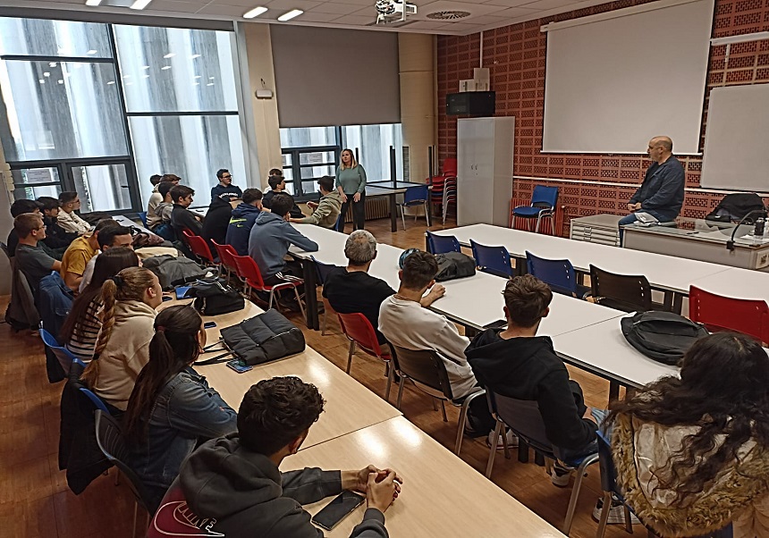 Students attending the workshop of the chair