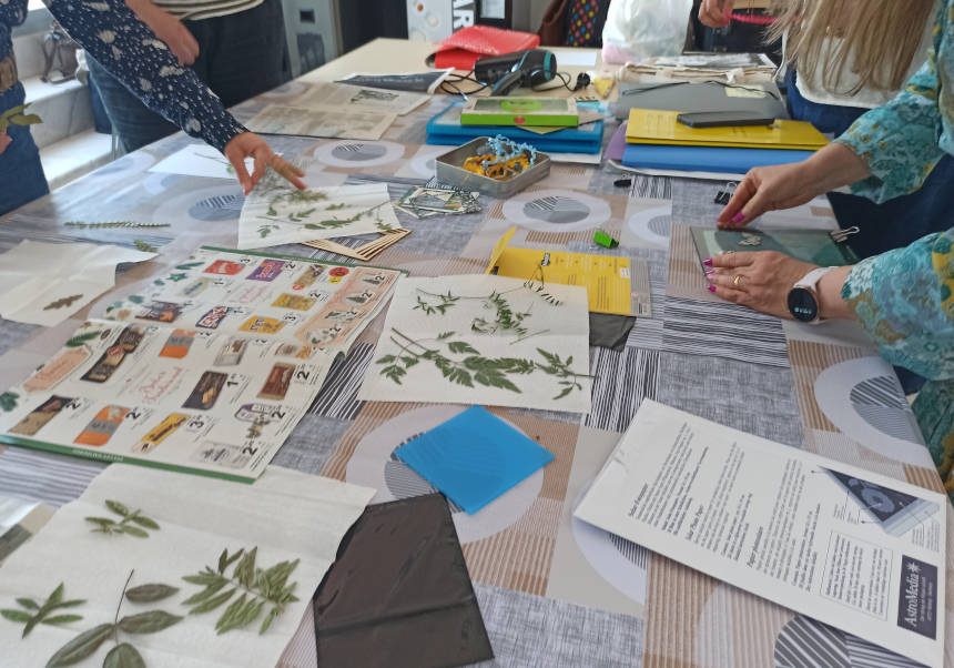 Taller de Cianotipia organizado por Alumni UV. FOTOS: ALUMNI UV.