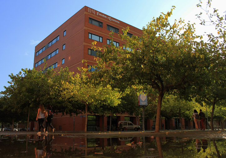 Facultad de Economía de la Universitat de València.