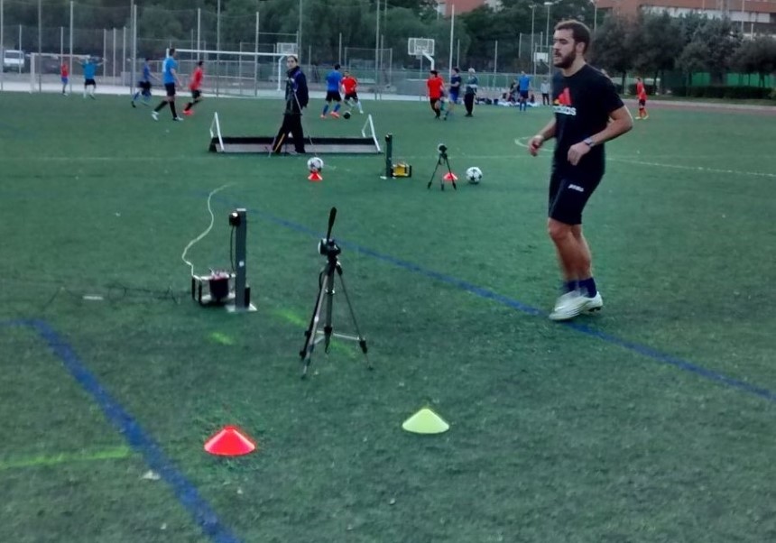 Evaluación de la velocidad específica de un futbolista en test UIRFIDE