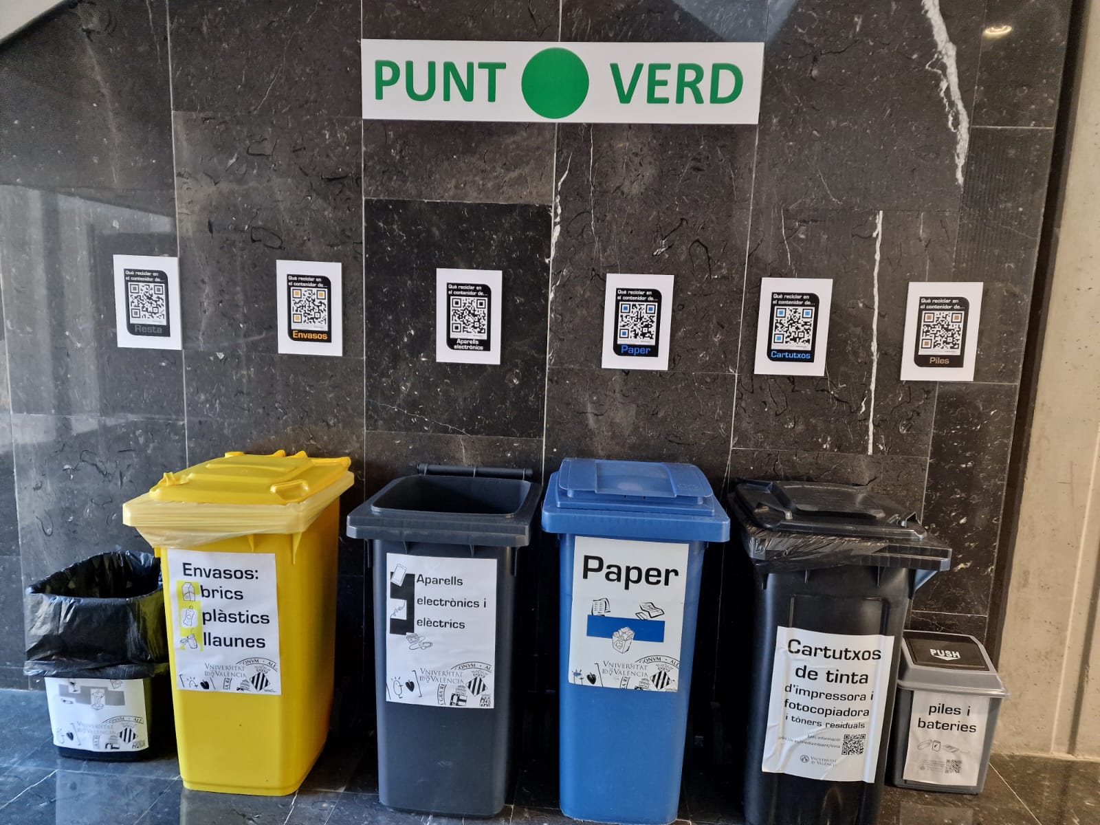 Contenedores de reciclaje