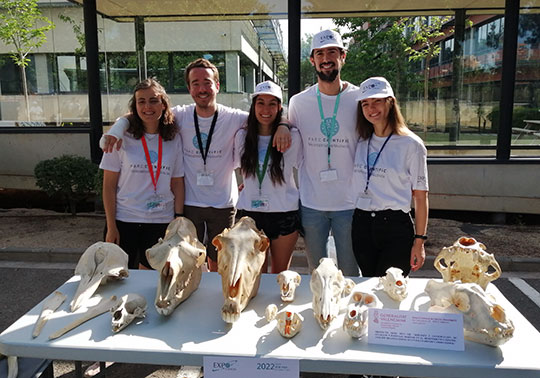 Alumnos en Expociencia