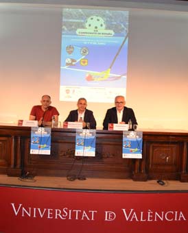 Els tres participants en la presentació del campionat.