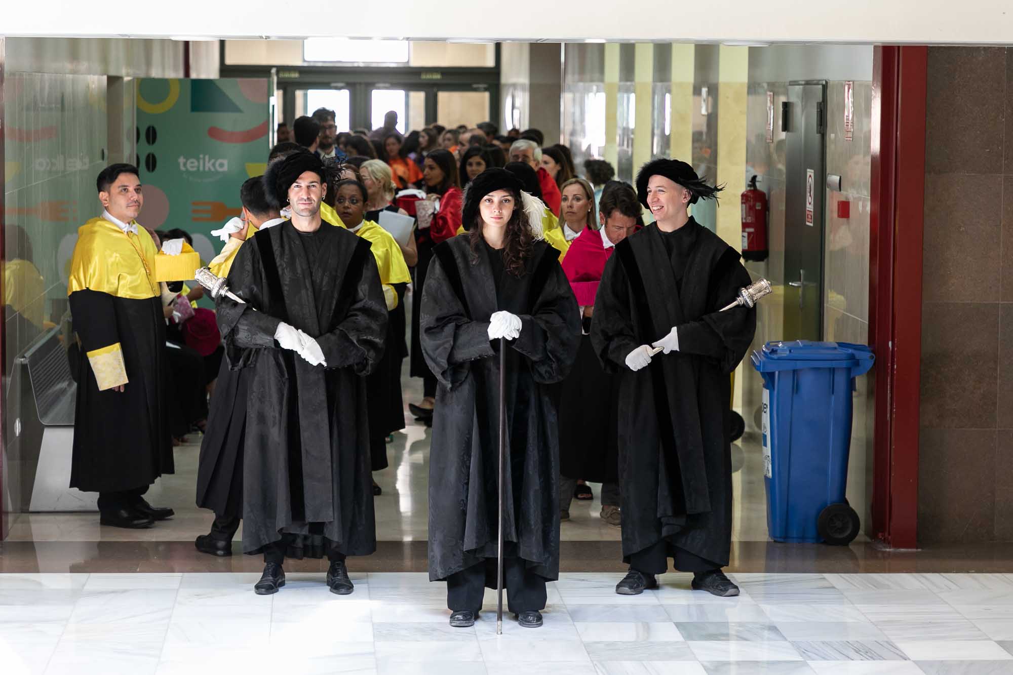 La Universidad inviste los nuevos doctores y doctoras de los cursos 2018-2019 y 2019-2020