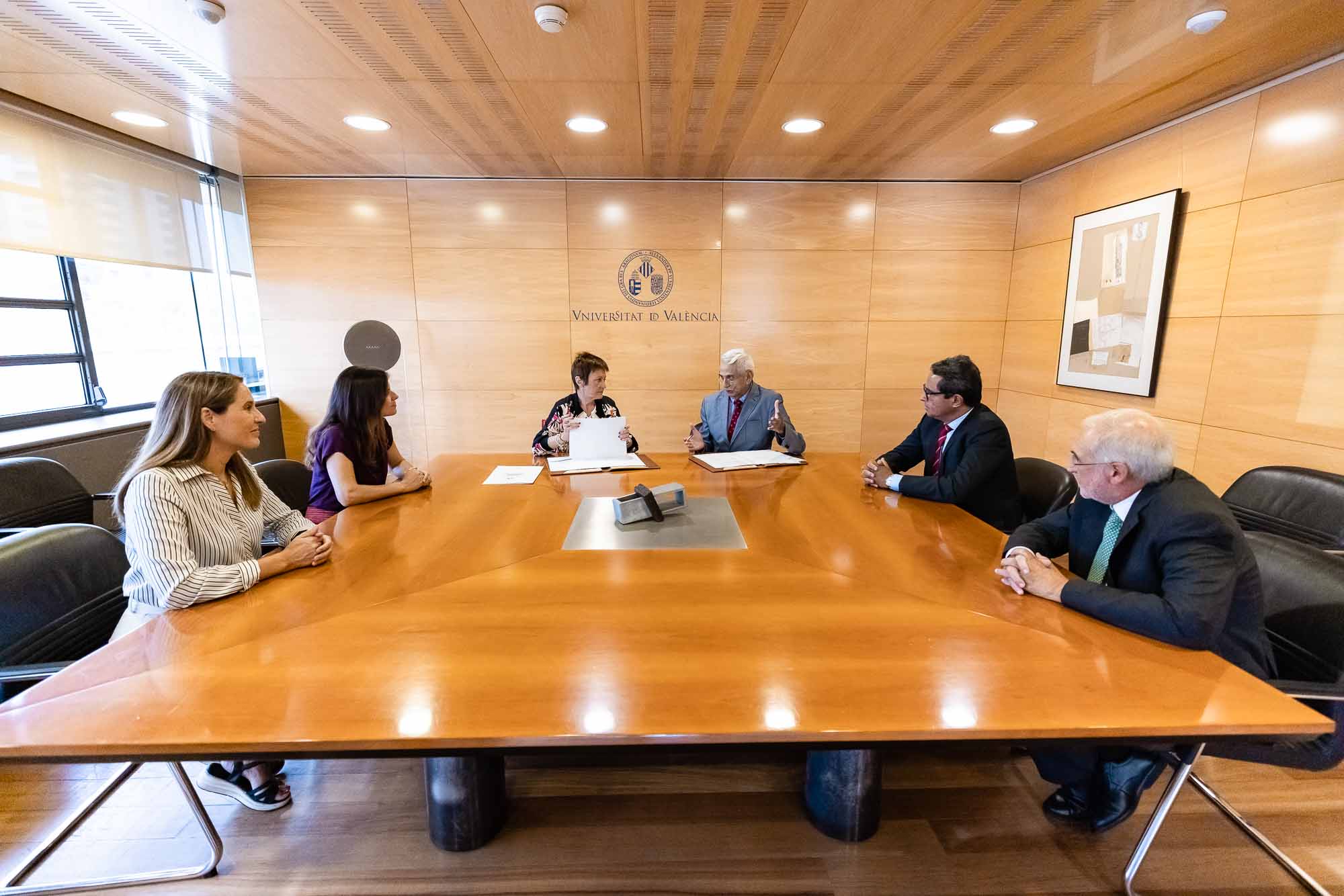 La Universitat consolida les seues relacions amb la Universidad Autónoma de Perú - imatge 0