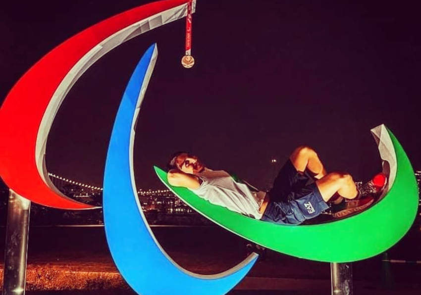 La nadadora paralímpica Alessia Berra, amb la medalla a Tòquio 2020.
