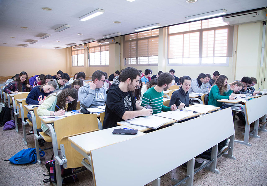 alumnat al campus