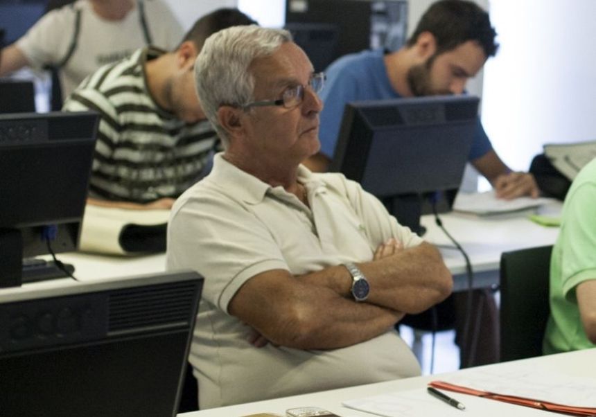 Imatge d'un alumne de Nau Gran a un aula d'UVGandia