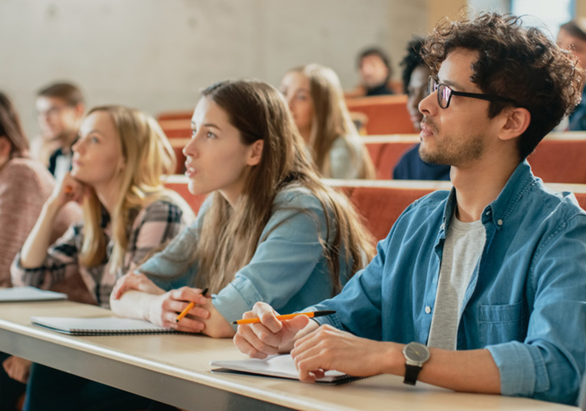 Estudiantes de la UV.