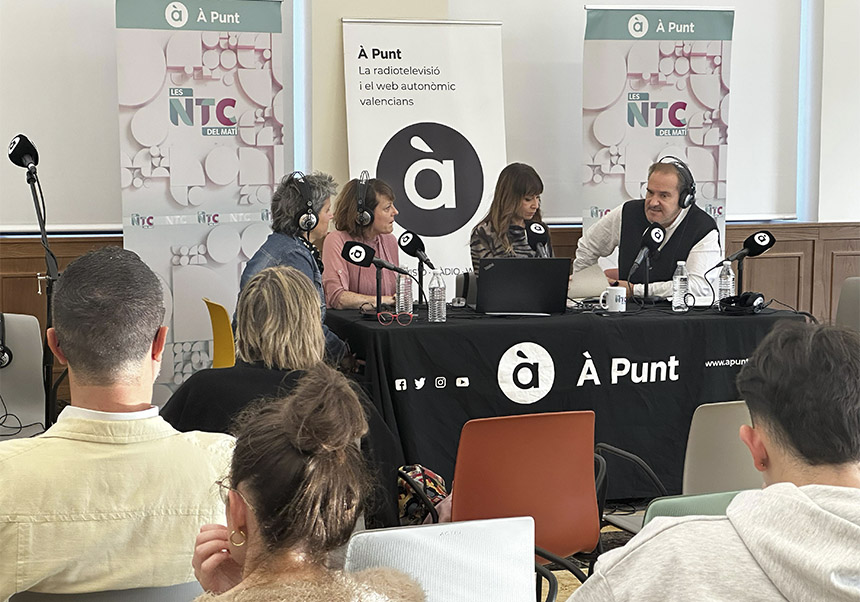 Profesores de la Facultat participan en el programa de radio