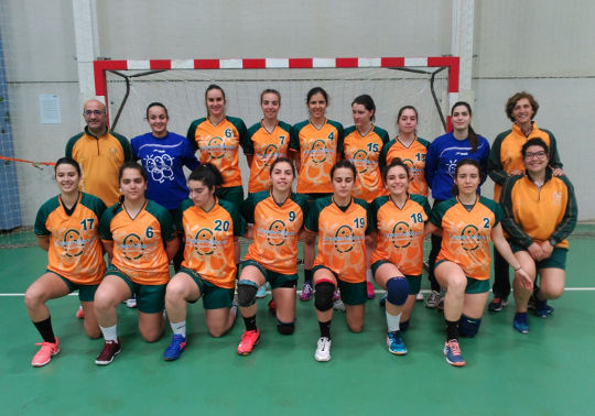 La selecció femenina d'handbol de la Universitat de València.