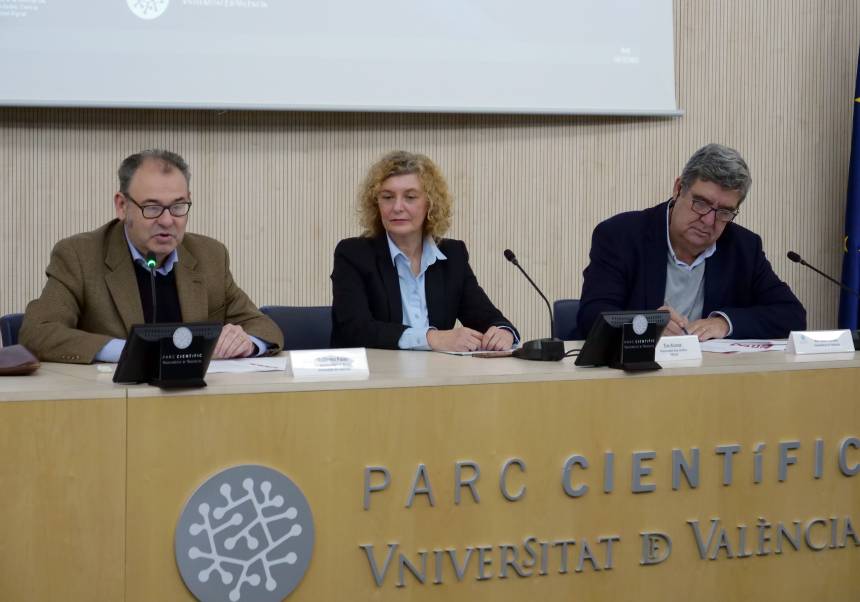 d’esquerra a dreta, Guillermo Palao, Eva Alcaraz, Jesús Olavarría.
