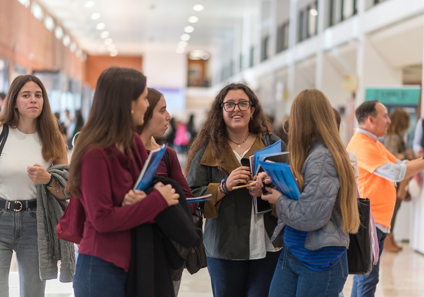 Multitudinaria y activa asistencia al XXIV Foro de Empleo de la Facultat d’Economia