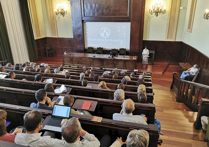 La Universitat de València continua l’aposta per la transversalitat de la perspectiva de gènere en l’ensenyament i la investigació.