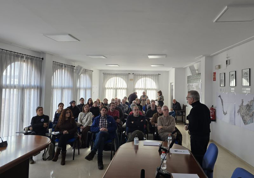 Cuarenta investigadores de la Facultad de Ciencias Biológicas de la Universidad de Valencia visitan la Estación Biológica Alto Turia en Aras de los Olmos