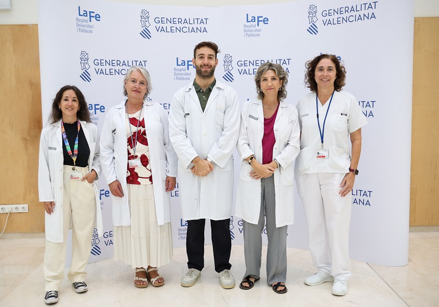 (D’esquerra a dreta). Belén Almansa, Luisa Luna, Antonio Jovaní, Pilar Sierra i Pilar Benavent.