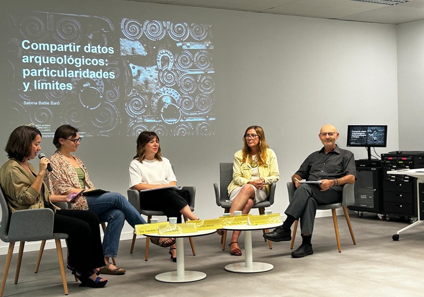 Rafa junto a otros miembros de la mesa