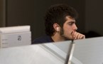 persona amb el ordinador