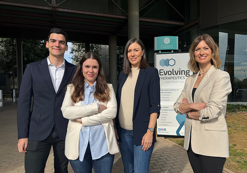 Evolving team. From the left, Alonso Felipe Ruiz, Amanda Martínez García, Marisa Domingo Calap, Pilar Domingo Calap