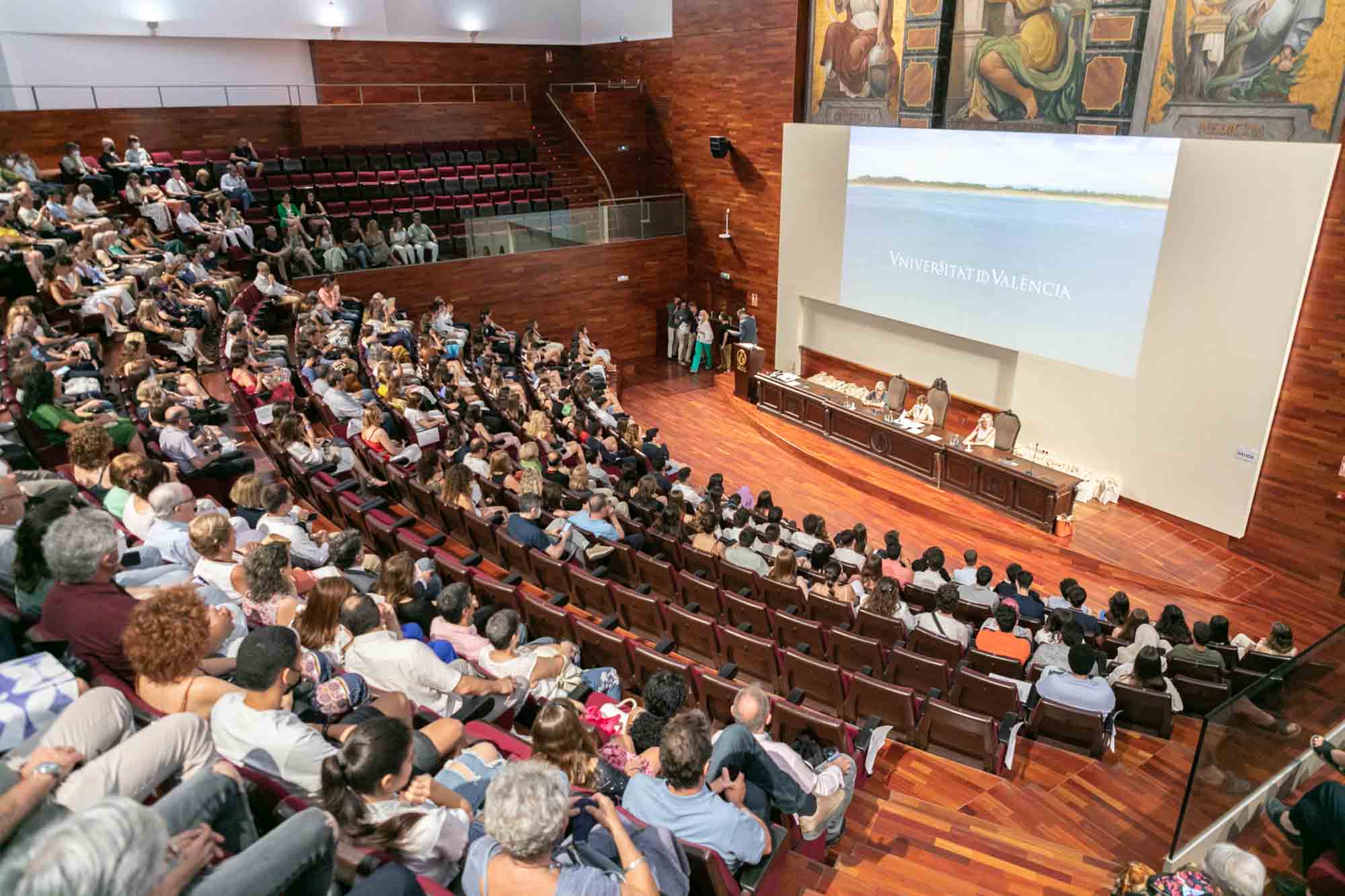La Universitat reconeix les millors notes de les PAU